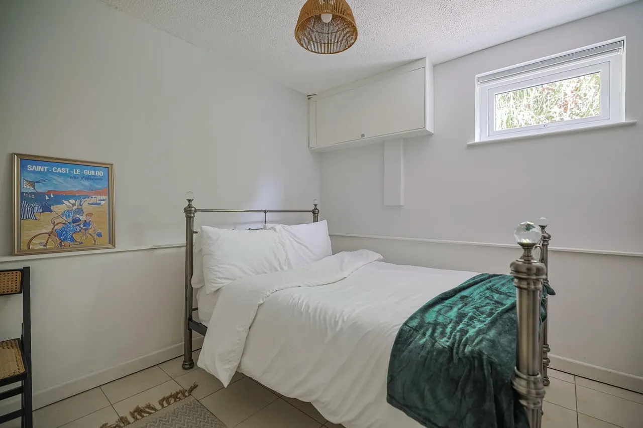 Brookside, Bishopston, photo 42