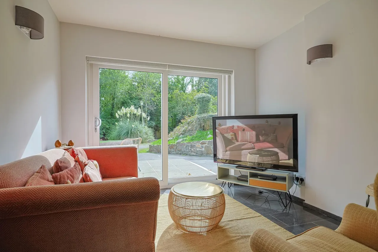 Brookside, Bishopston, photo 41