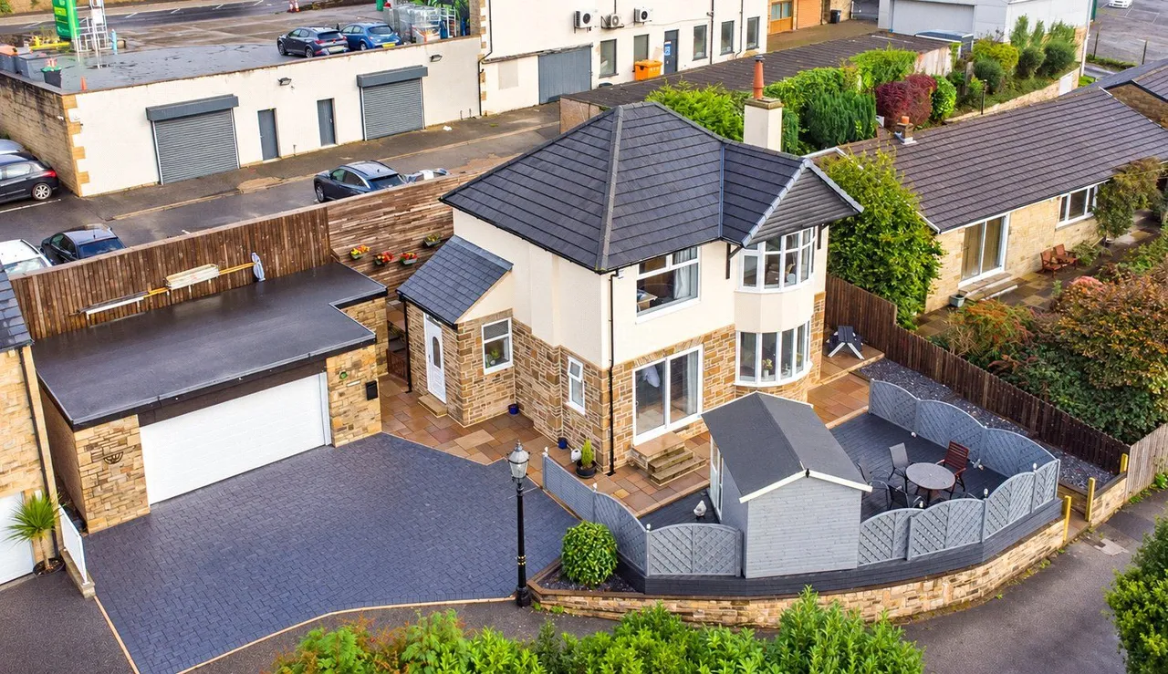 4 bed house for sale, Stoneleigh, Sowerby Bridge, HX6