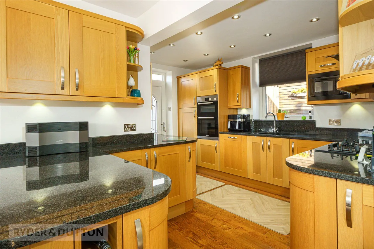 Stoneleigh, Sowerby Bridge, HX6, photo 4