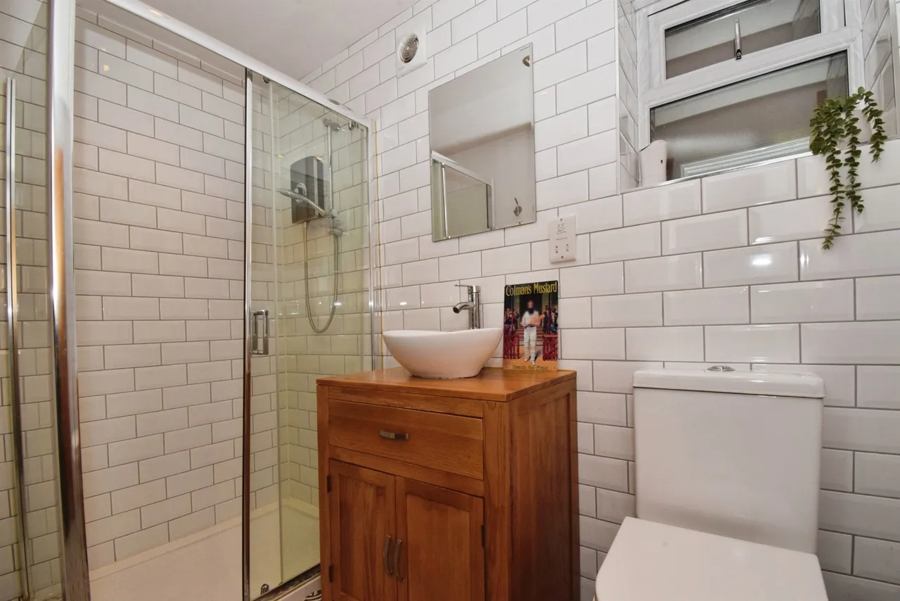 Edward Road, Fleckney, LE8, photo 19