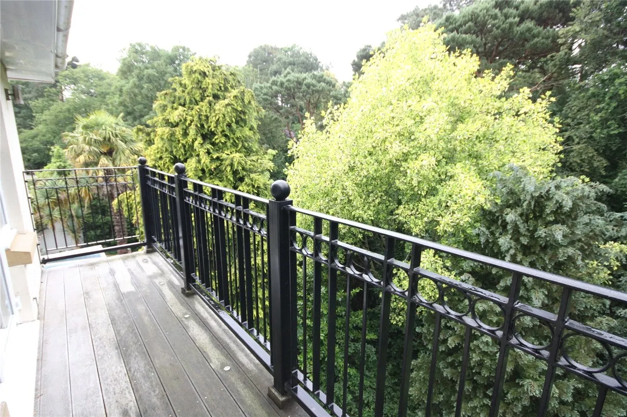 Pineridge, 17 Rosemount Road, Bournemouth, Dorset, BH4, photo 2