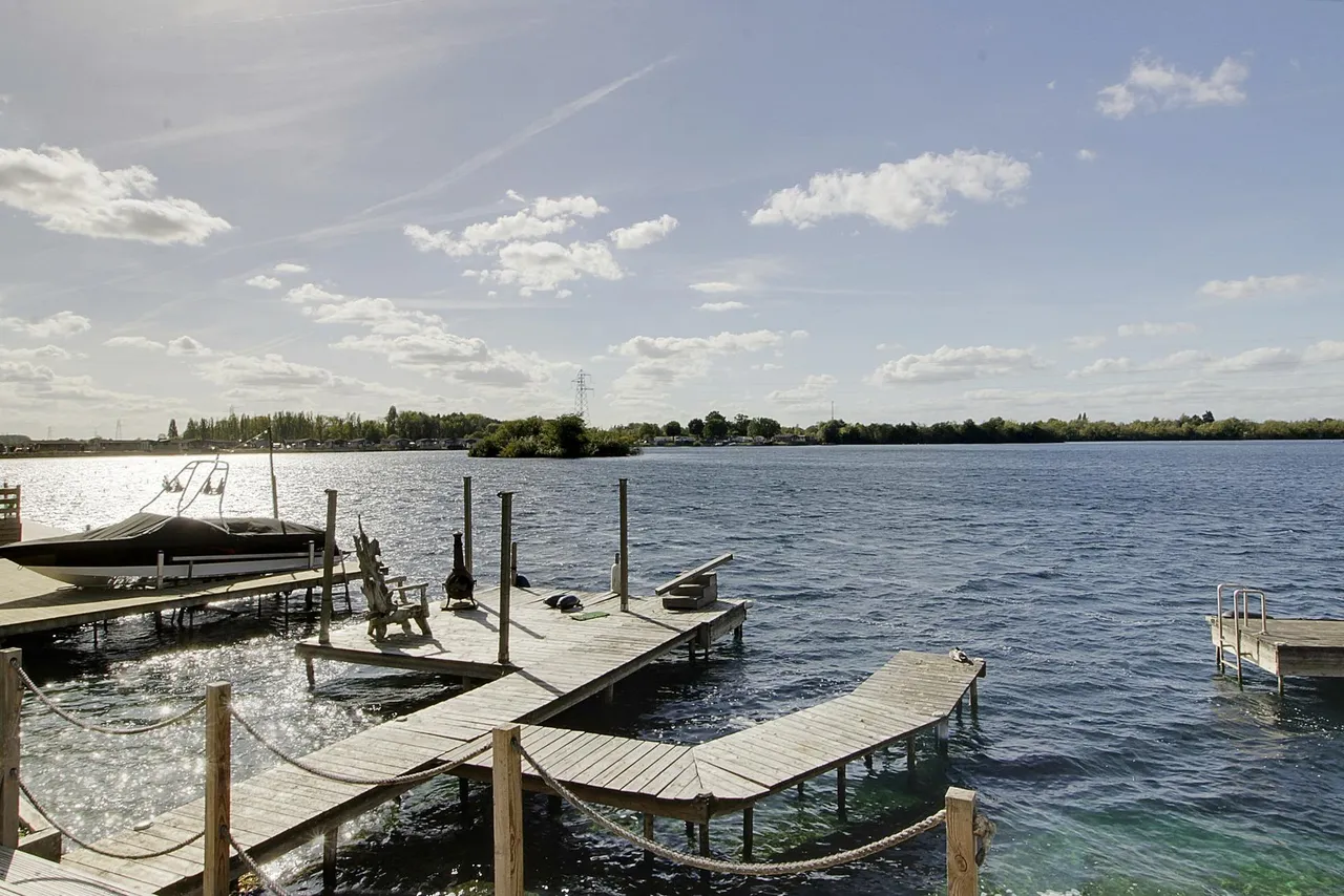 East Bank Tallington Lakes, Lincoln, PE9, photo 13