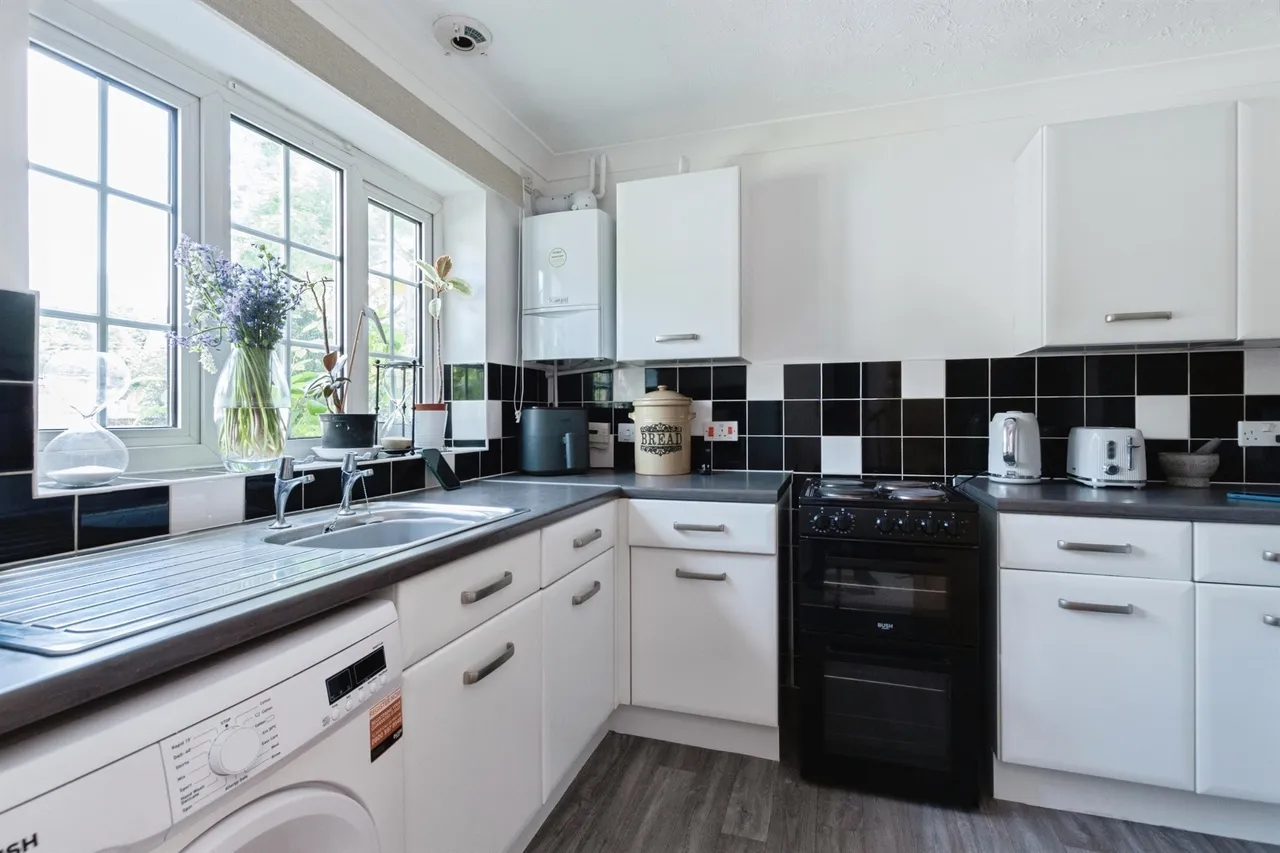 Flaxfields End, Fordingbridge, SP6, photo 2