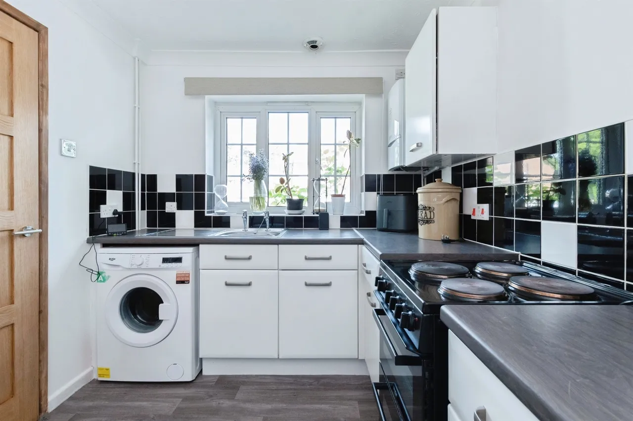 Flaxfields End, Fordingbridge, SP6, photo 4