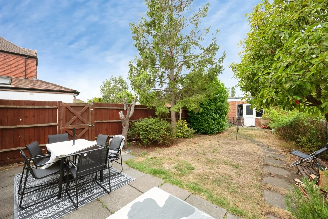 Longfellow Road, Worcester Park, KT4, photo 17