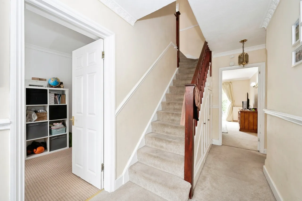 Longfellow Road, Worcester Park, KT4, photo 16