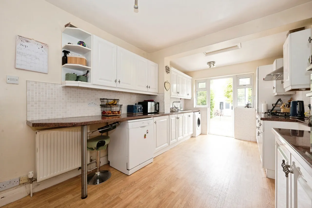 Longfellow Road, Worcester Park, KT4, photo 13