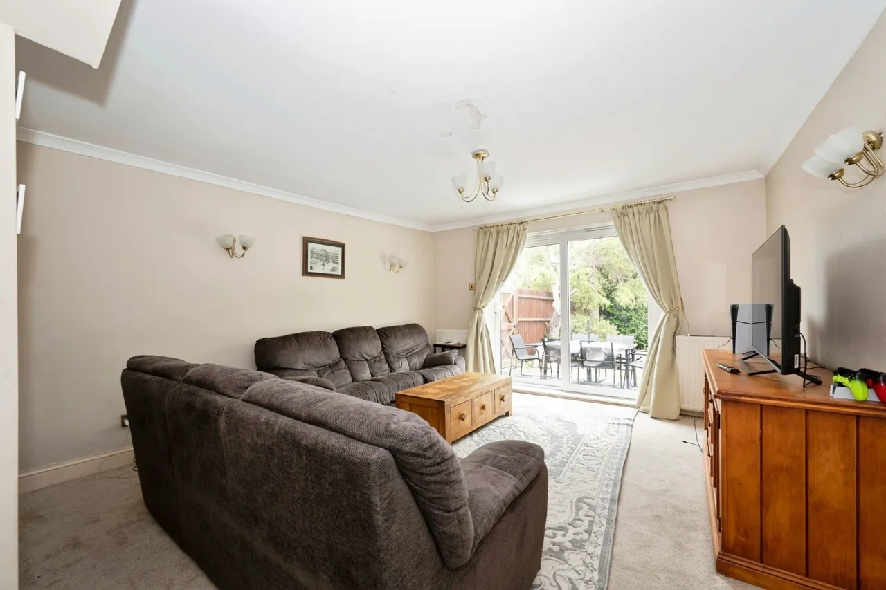 Longfellow Road, Worcester Park, KT4, photo 2