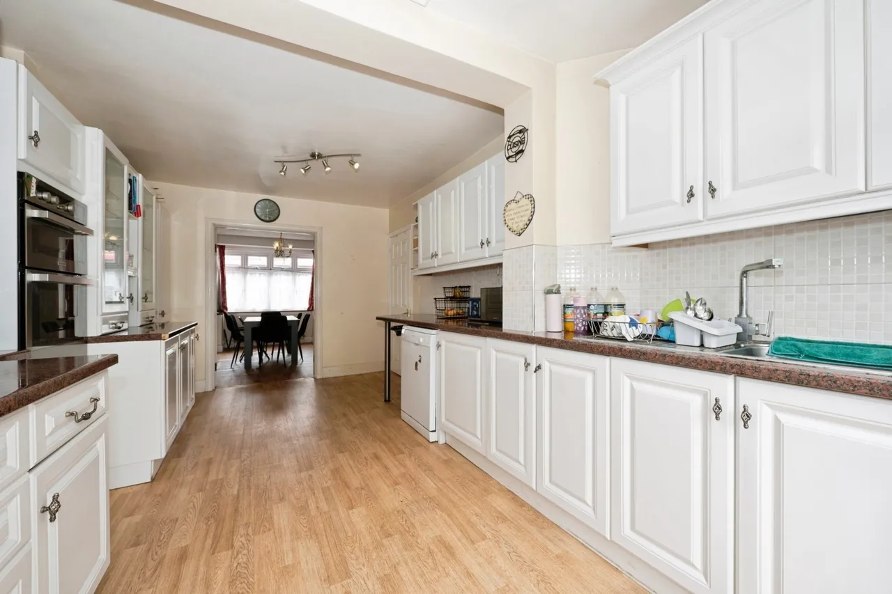 Longfellow Road, Worcester Park, KT4, photo 14