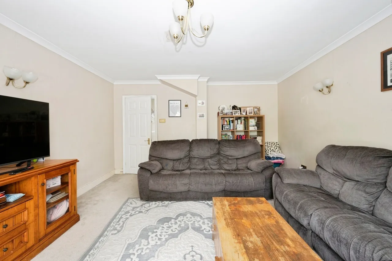Longfellow Road, Worcester Park, KT4, photo 12