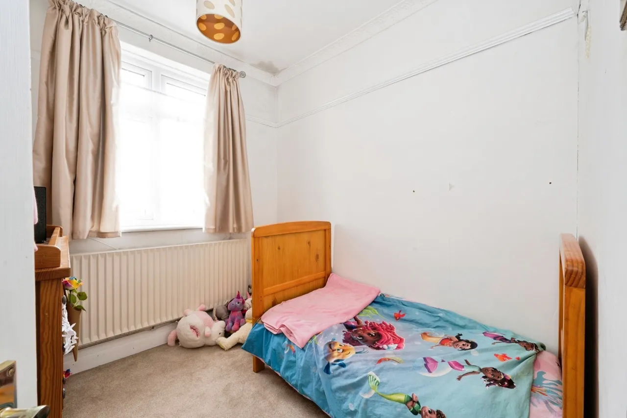 Longfellow Road, Worcester Park, KT4, photo 9