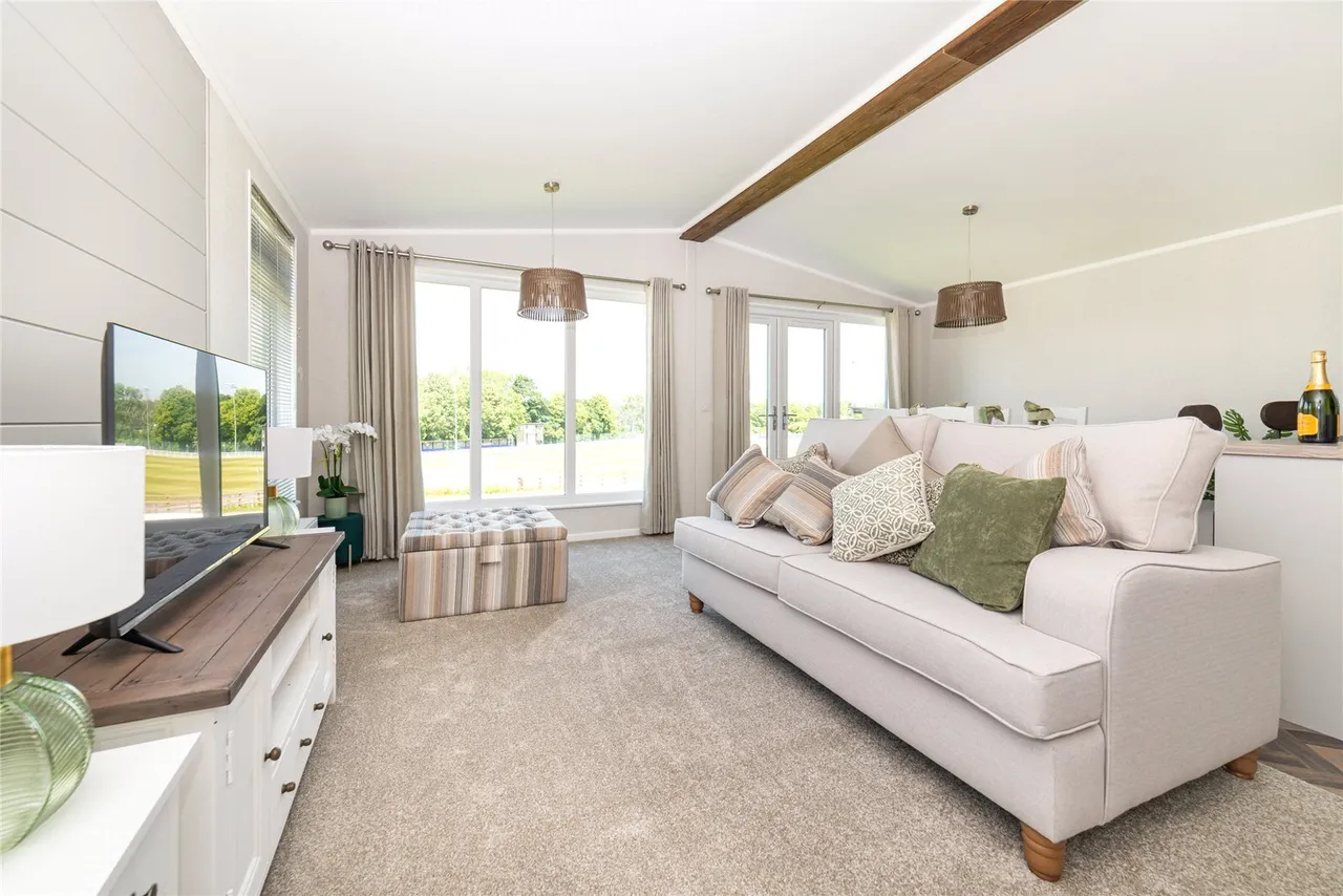 2 bed mobile home for sale, The Straits Luxury Lodge Park, Holyhe