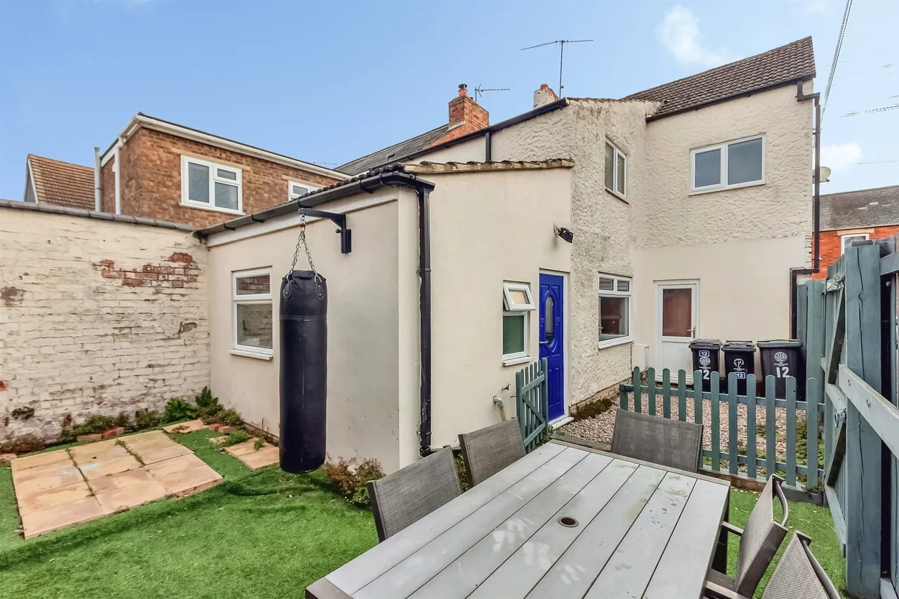 Halford Street, Thrapston, NN14, photo 21