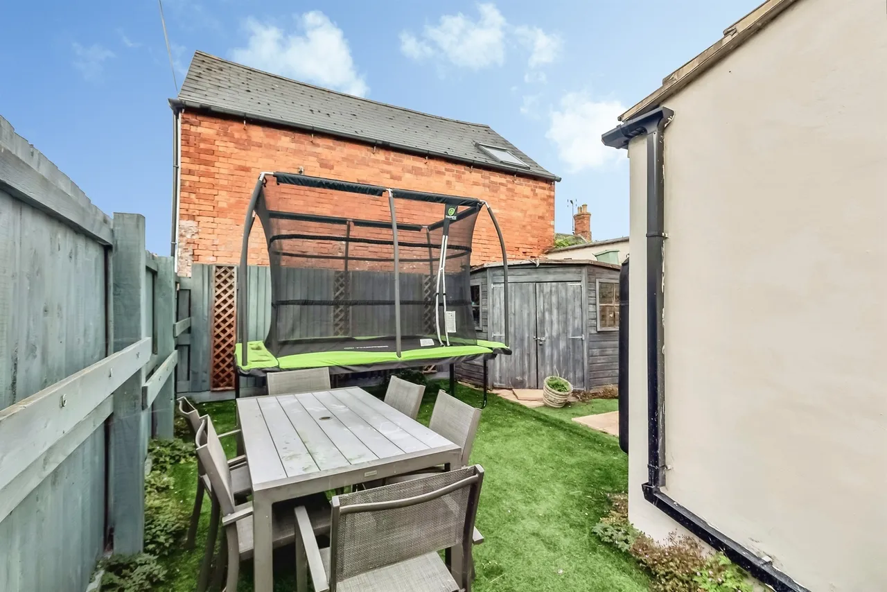 Halford Street, Thrapston, NN14, photo 20