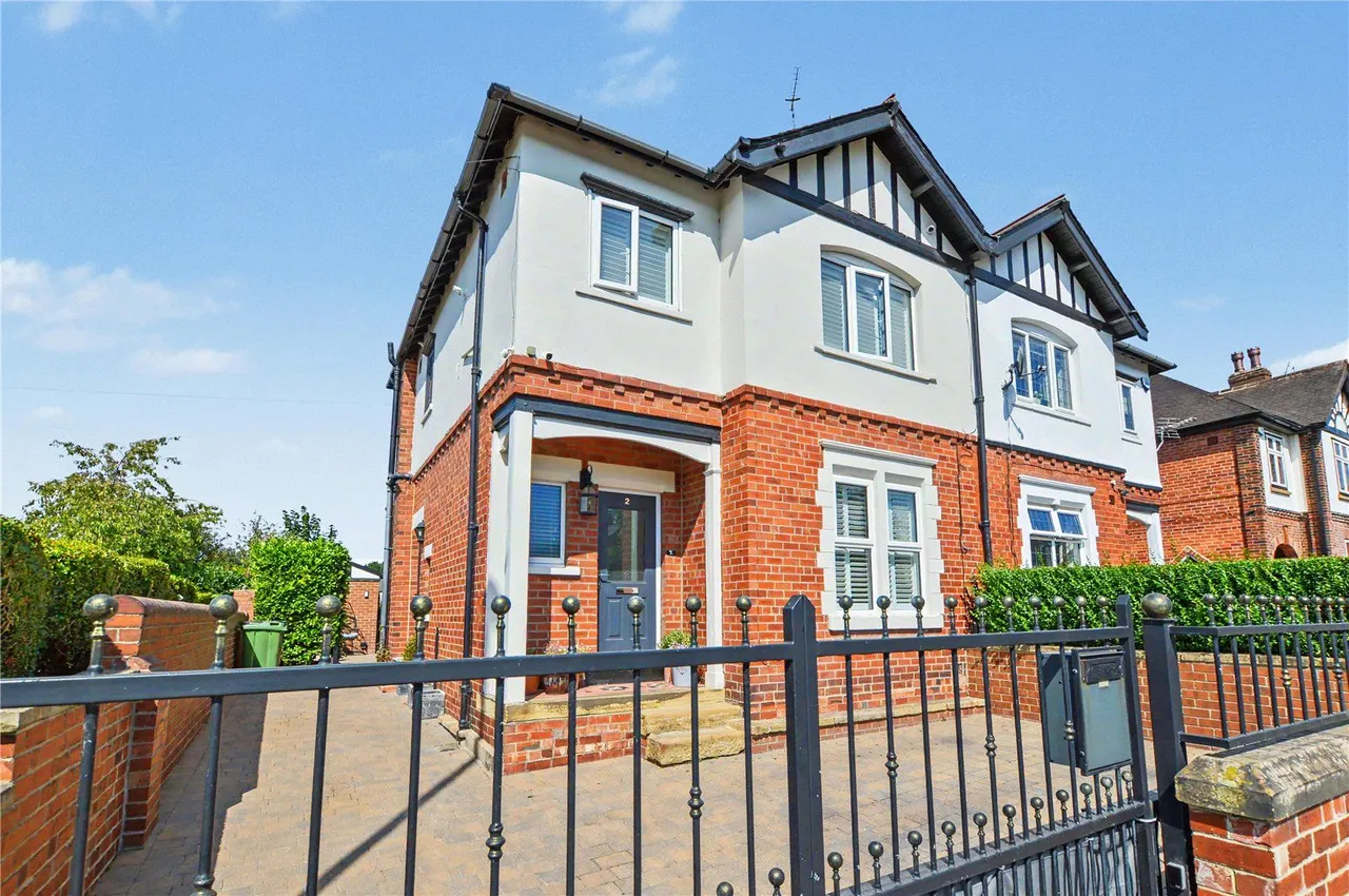 Oulton Lane, Rothwell, LS26, photo 2