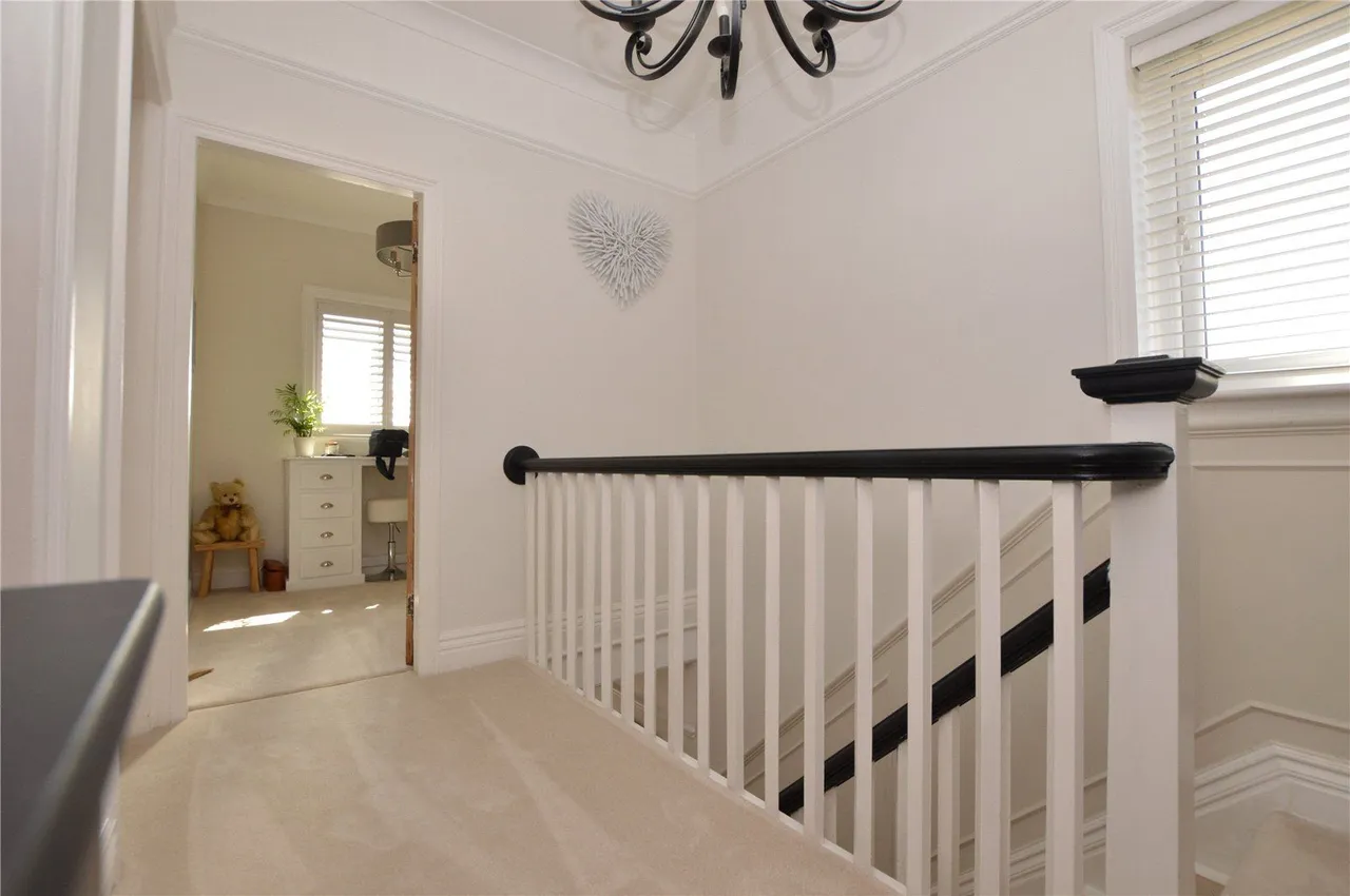 Oulton Lane, Rothwell, LS26, photo 18