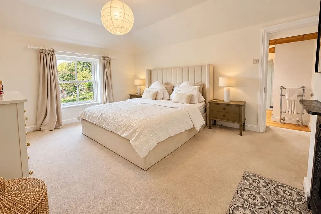 High Street, Little Bytham, NG33, photo 14