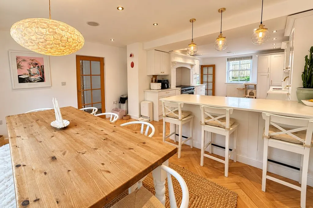 High Street, Little Bytham, NG33, photo 8