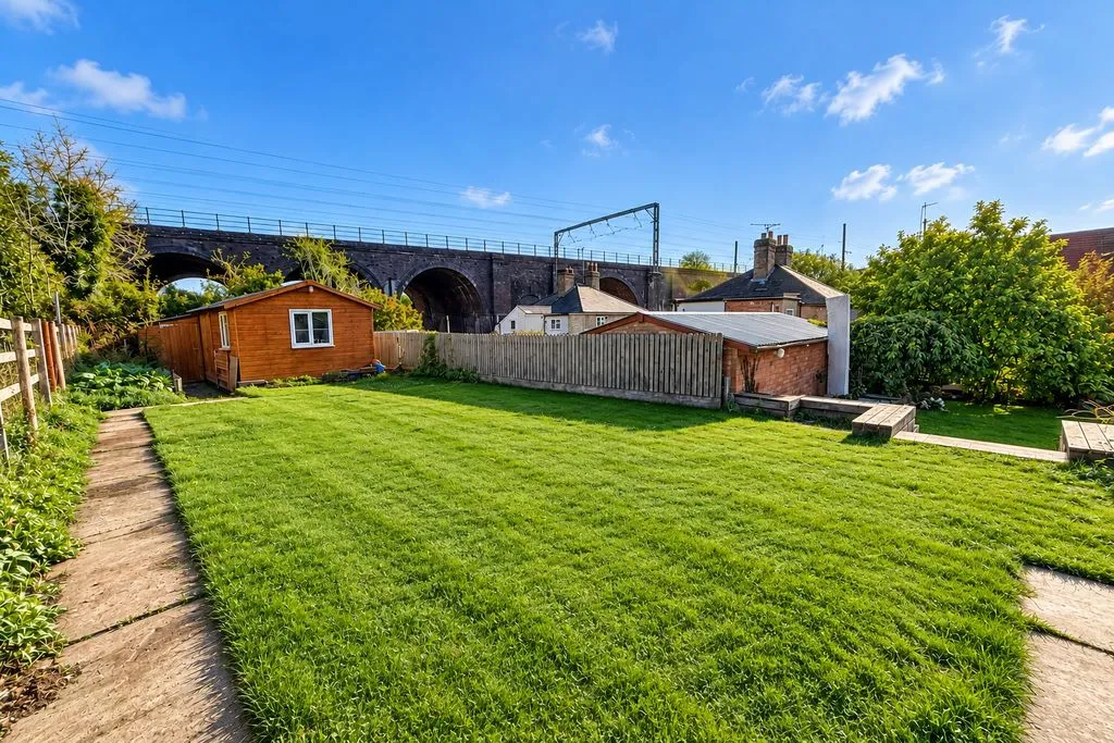 High Street, Little Bytham, NG33, photo 25