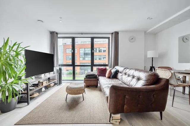Bath Road, Slough, SL1, photo 7
