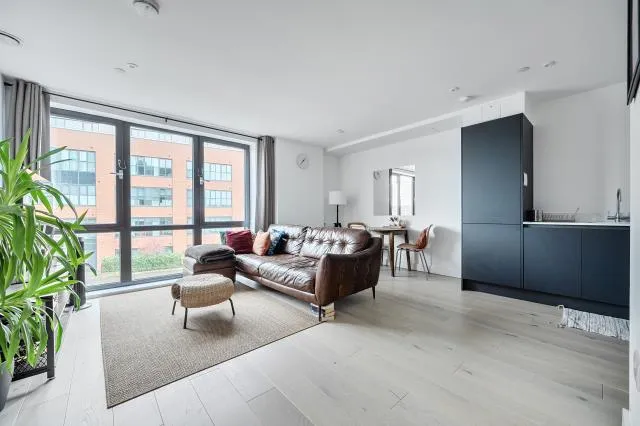 Bath Road, Slough, SL1, photo 4