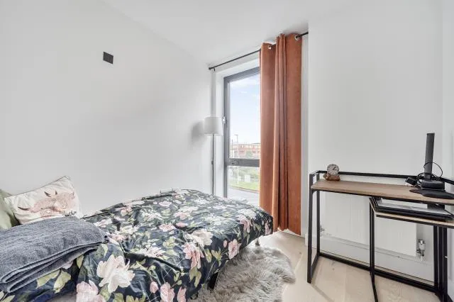 Bath Road, Slough, SL1, photo 11