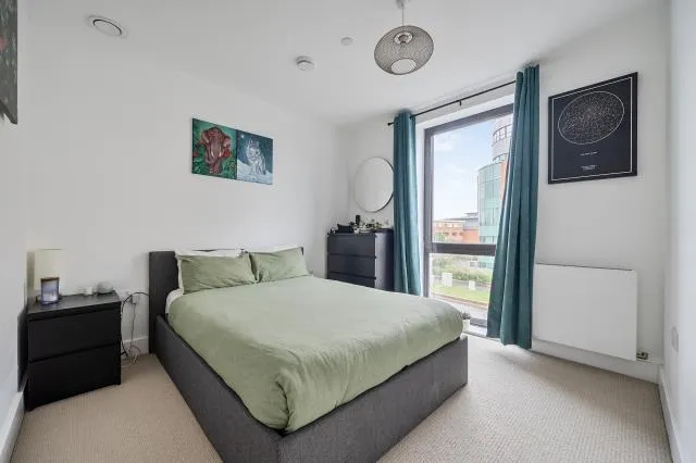 Bath Road, Slough, SL1, photo 6
