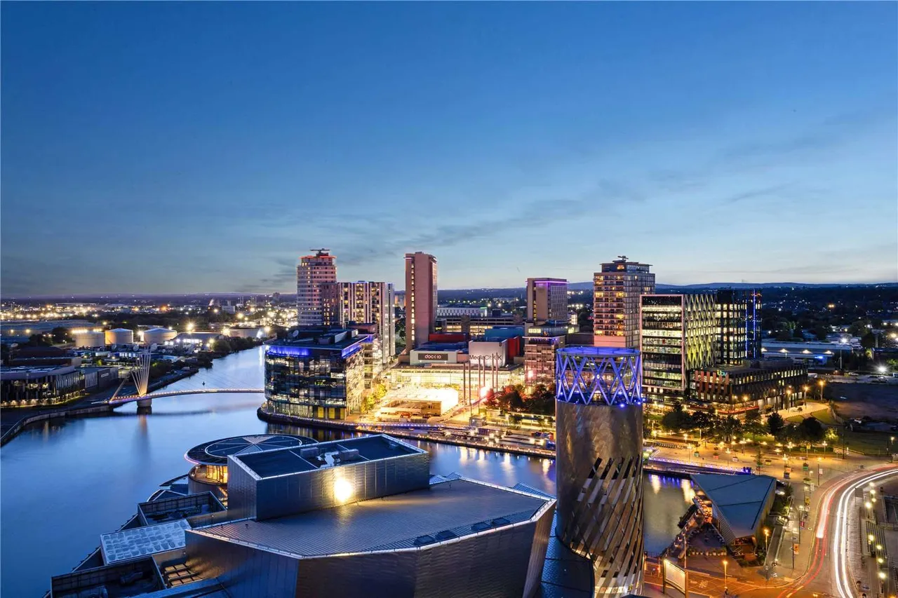 Imperial Point, The Quays, M50, photo 5