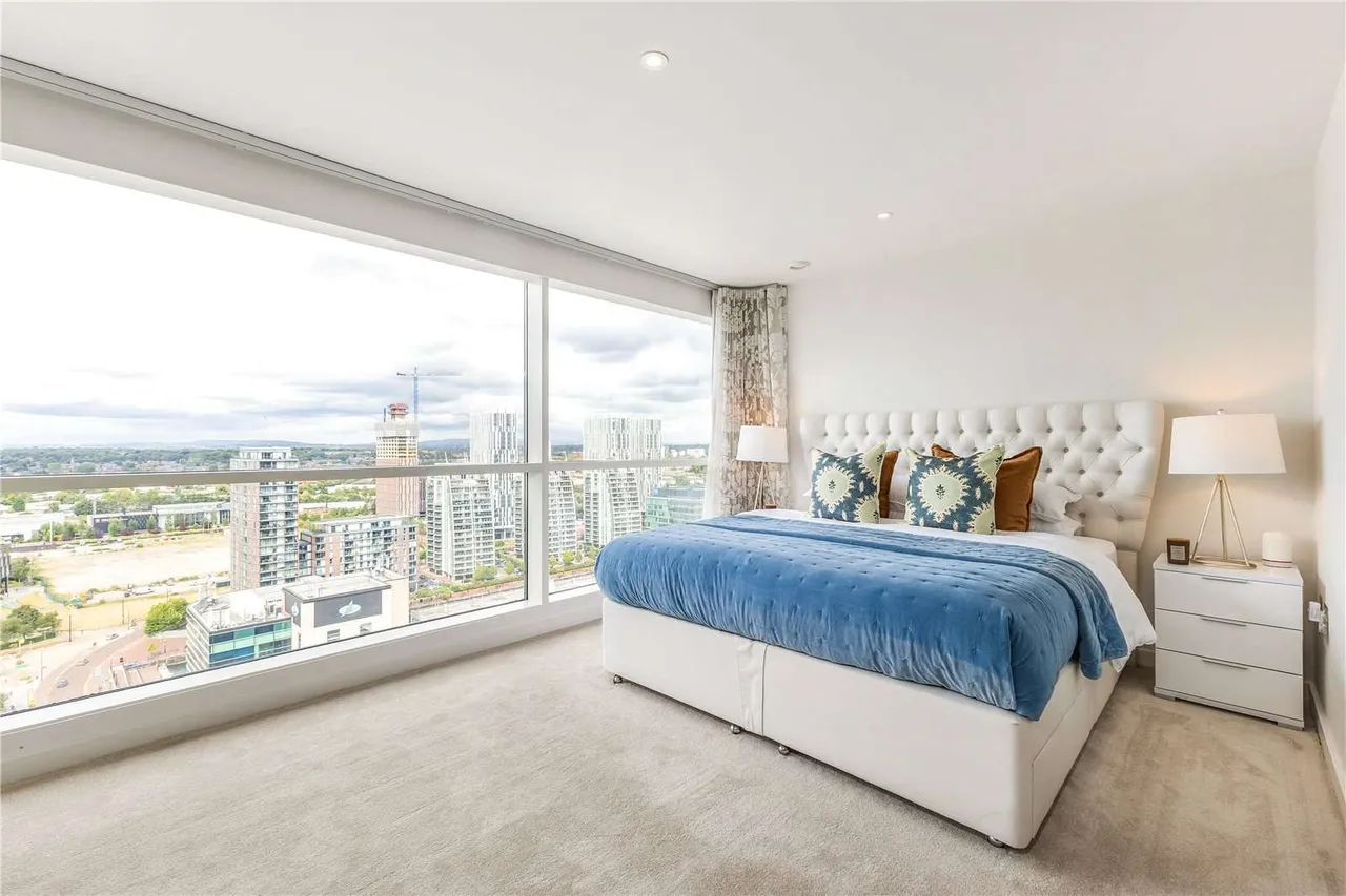 Imperial Point, The Quays, M50, photo 16