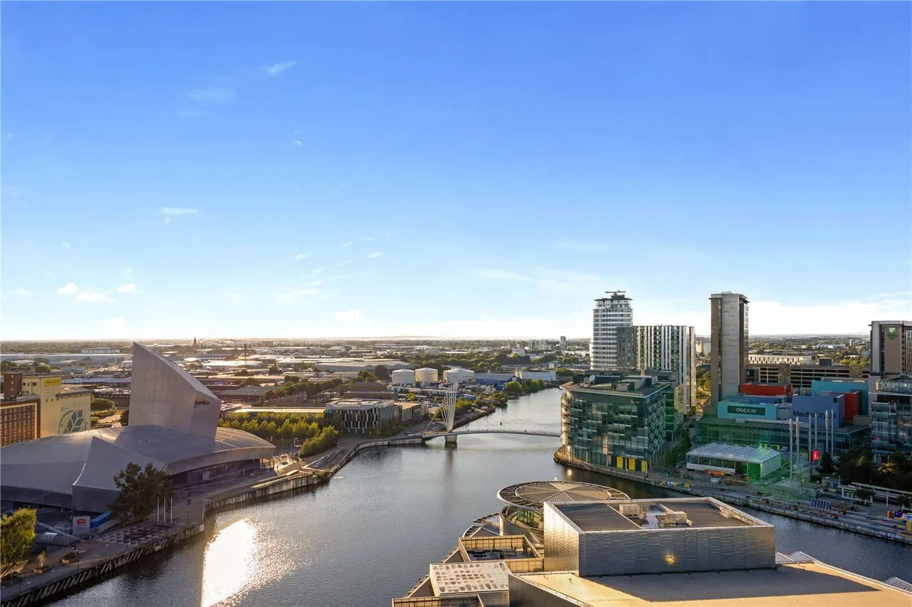 Imperial Point, The Quays, M50, photo 9