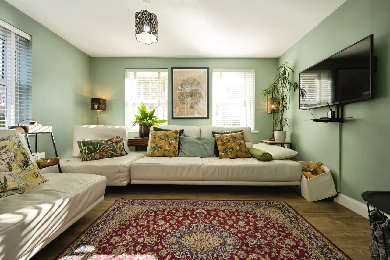 Ellesmere Gardens, Great Denham, Bedford, photo 2