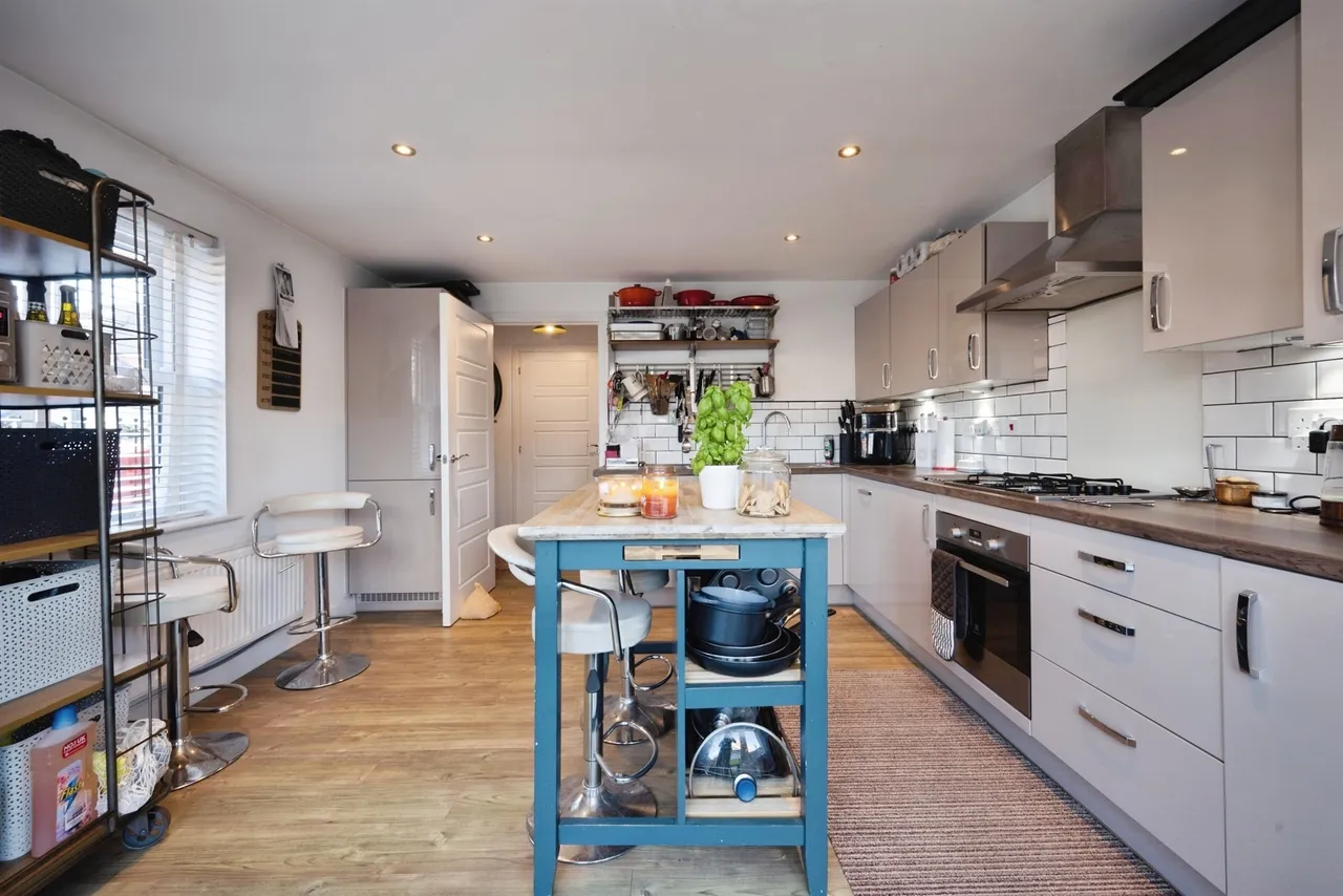 Ellesmere Gardens, Great Denham, Bedford, photo 7