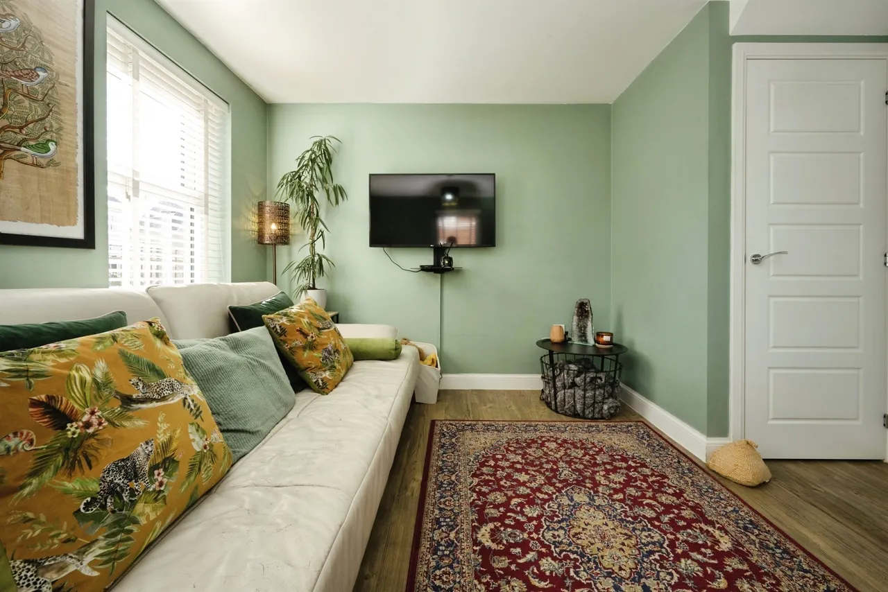 Ellesmere Gardens, Great Denham, Bedford, photo 4