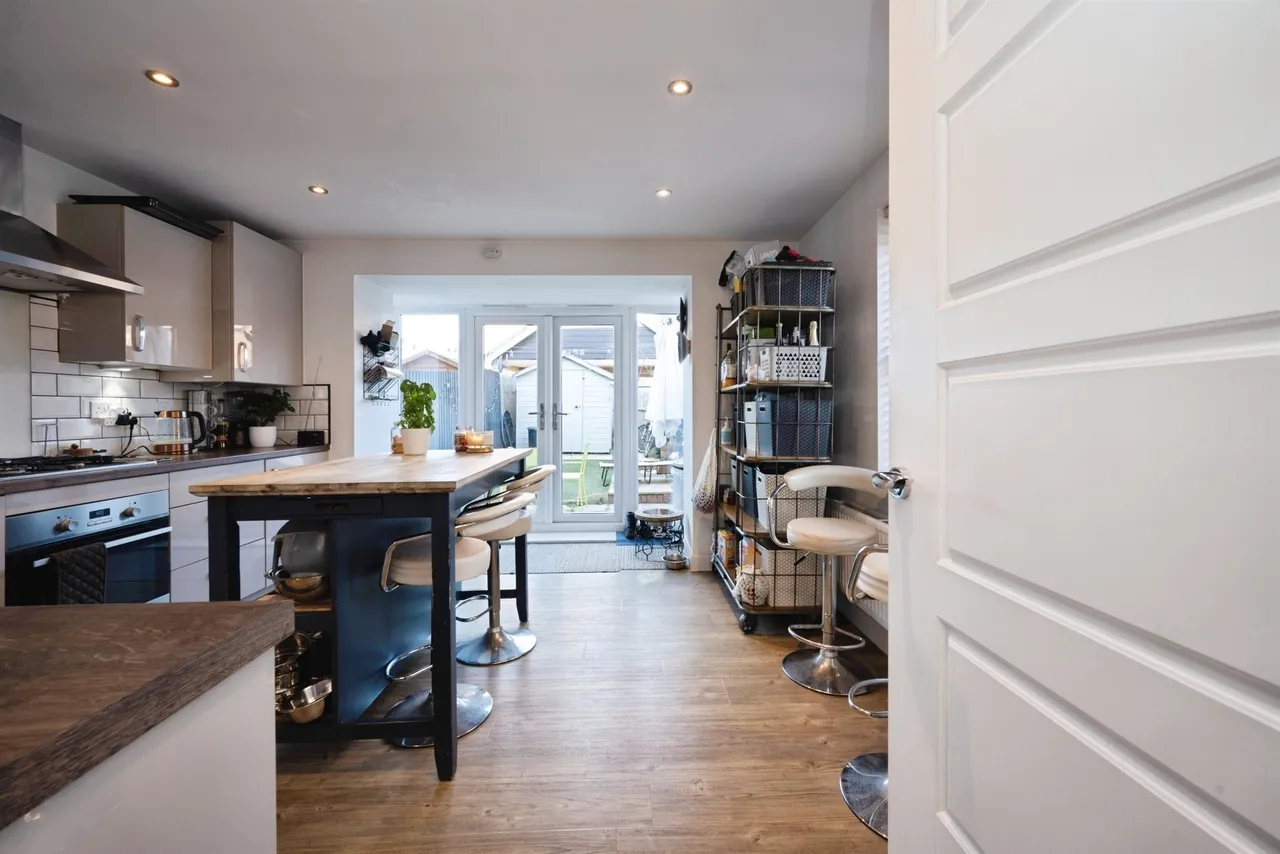 Ellesmere Gardens, Great Denham, Bedford, photo 5