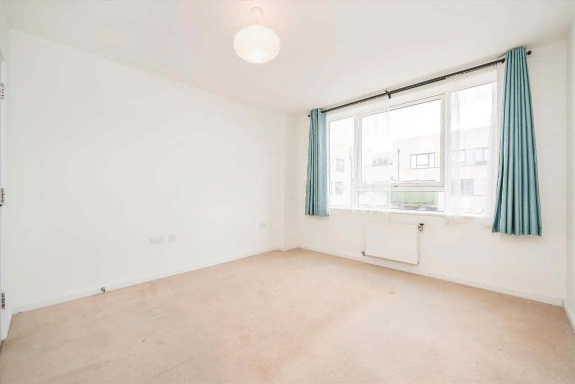 Stanley Road, W3, photo 4