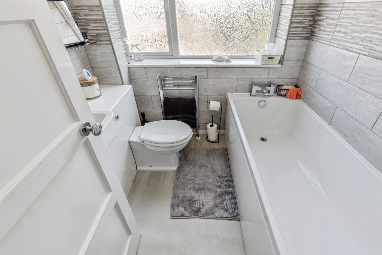 Coleshill Drive, BRISTOL, Avon, BS13, photo 13