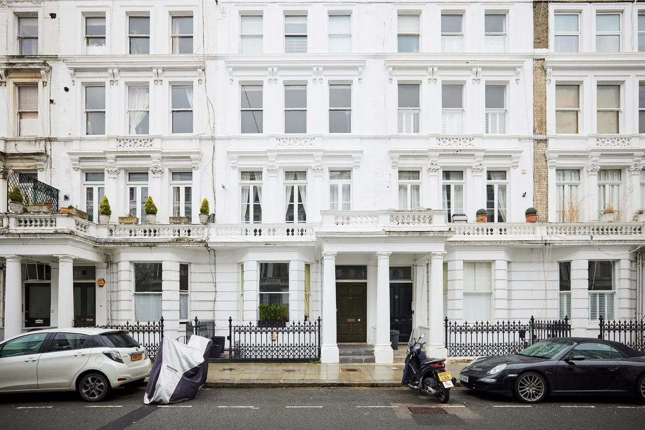 2 bed flat for sale — Charleville Road, London