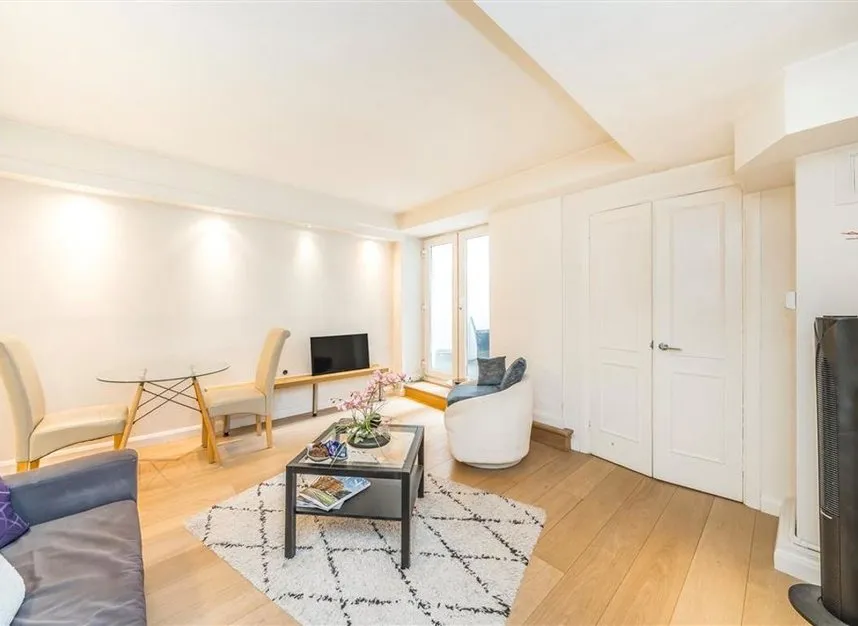 1 bed flat for sale — Drayton Gardens, South Kensington, SW10