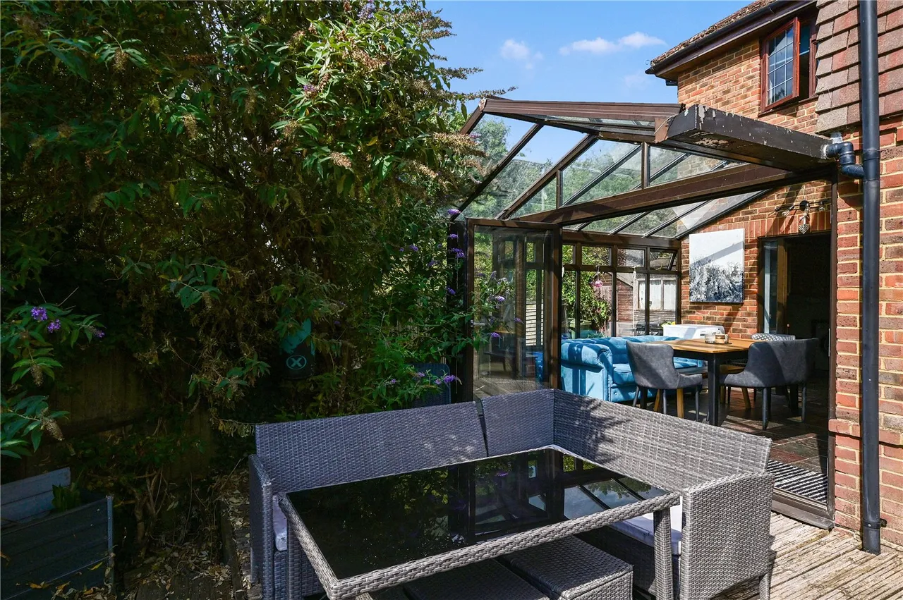 Bridge Mews, Tongham, Farnham, Surrey, GU10 1ER, photo 13