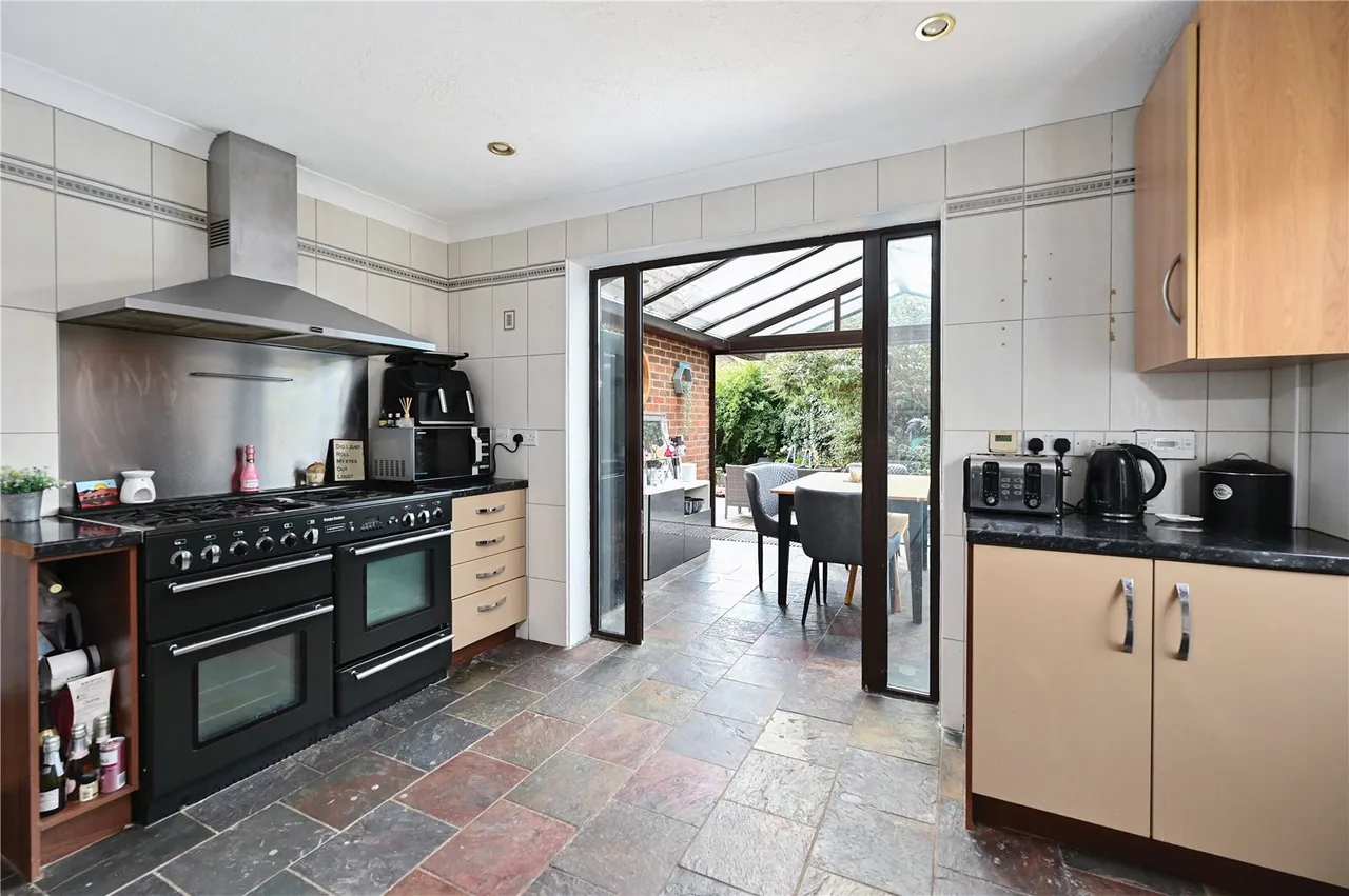 Bridge Mews, Tongham, Farnham, Surrey, GU10 1ER, photo 4