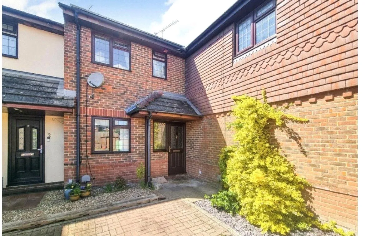Bridge Mews, Tongham, Farnham, Surrey, GU10 1ER, photo 14