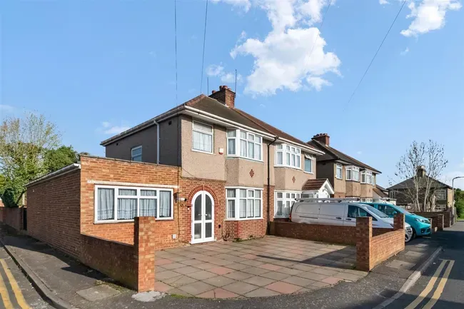 4 bed land for sale — New Road, Uxbridge