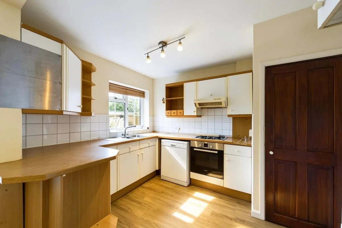 Brentwood Road, Herongate, Brentwood, photo 7