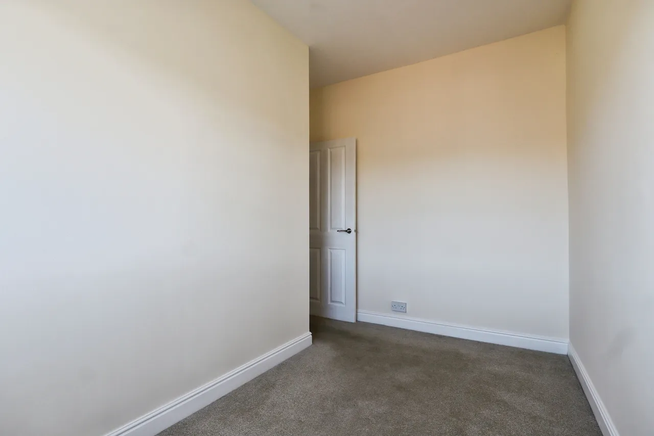 Park View, Leeds, LS25, photo 11