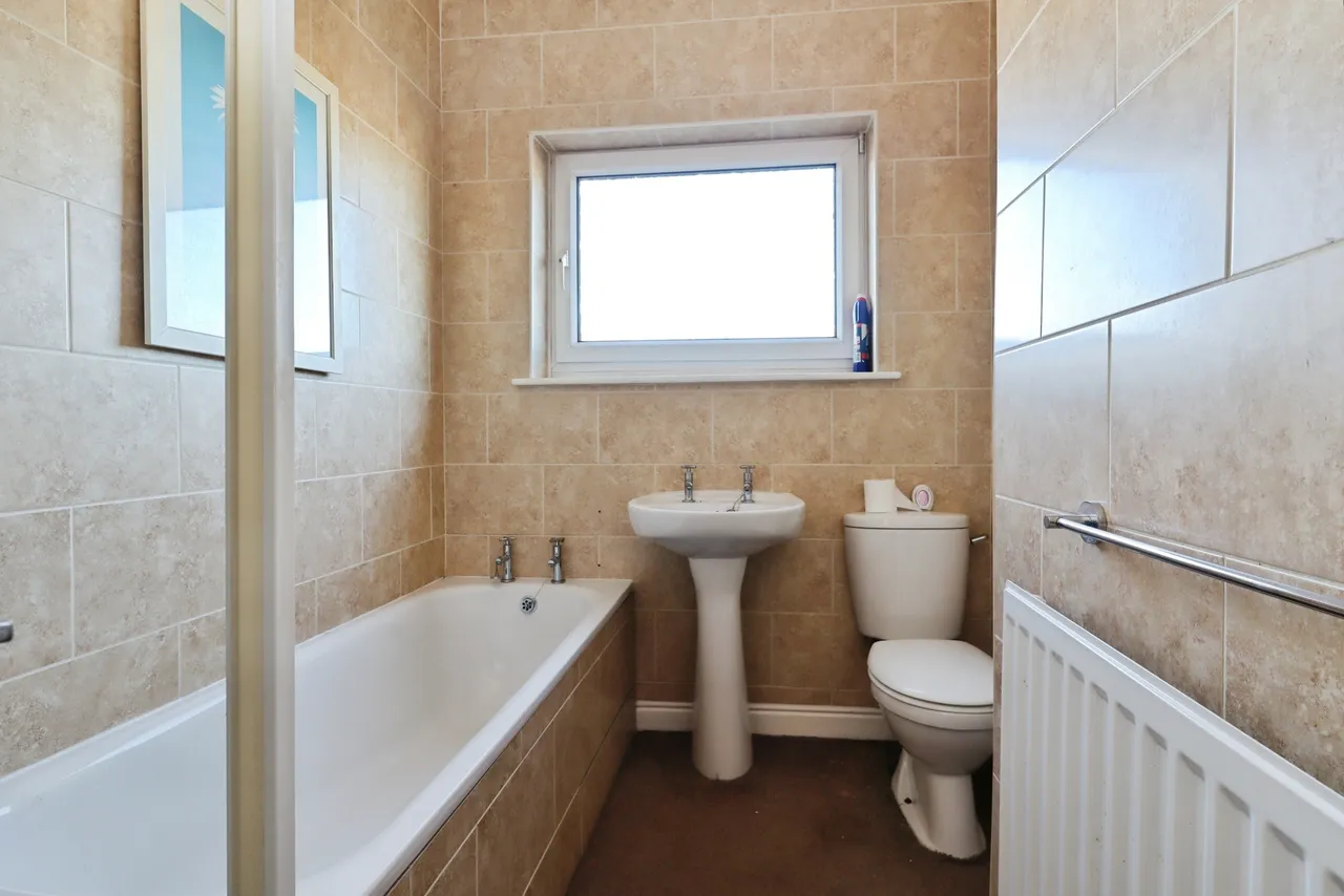 Park View, Leeds, LS25, photo 12
