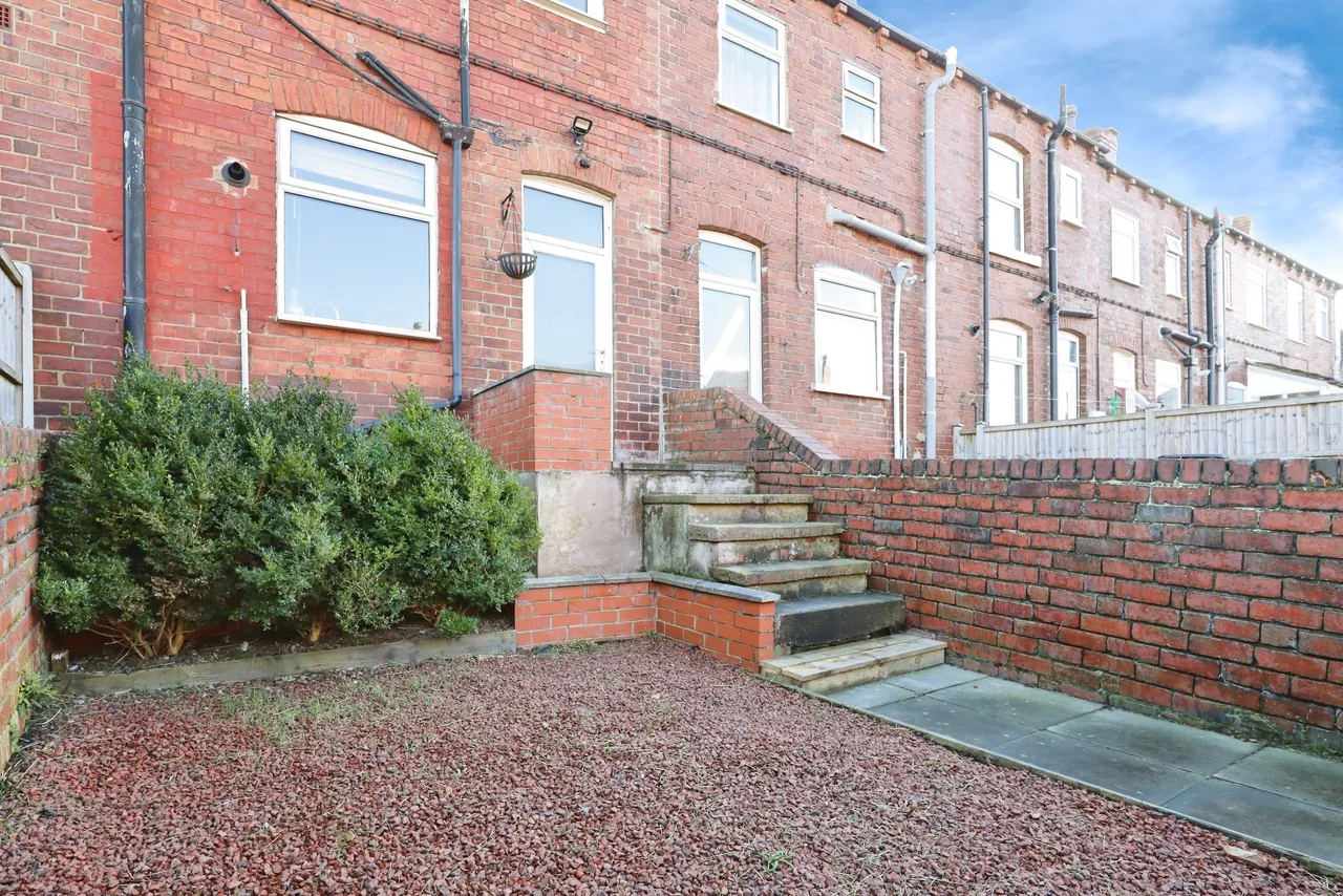 Park View, Leeds, LS25, photo 14