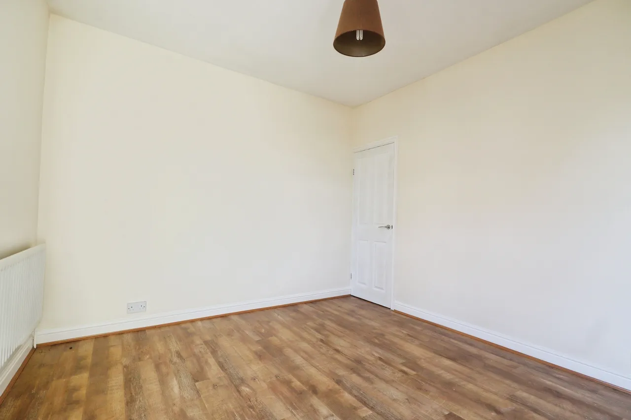 Park View, Leeds, LS25, photo 8