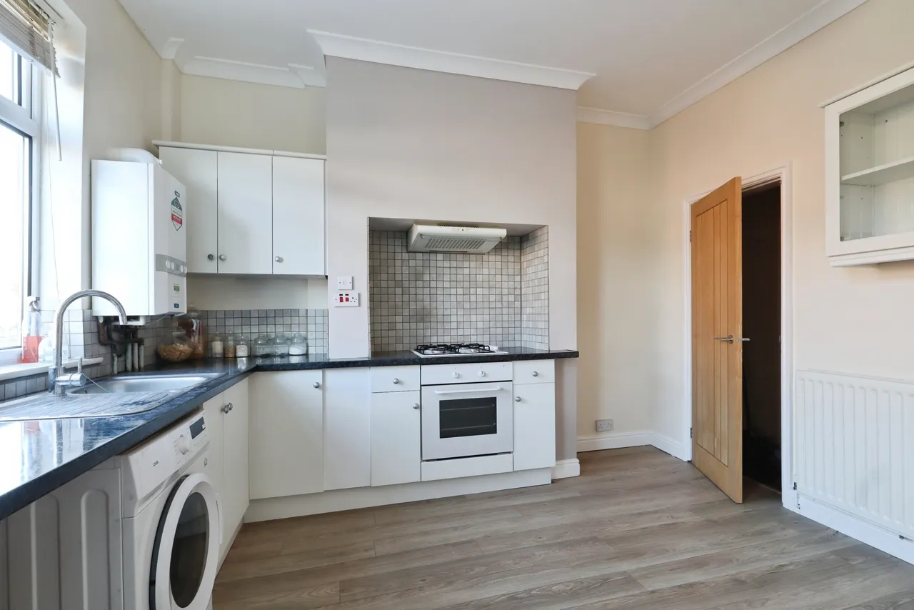 Park View, Leeds, LS25, photo 3