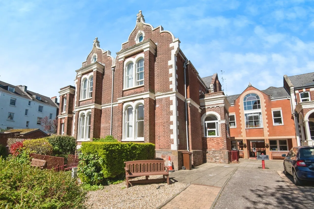 1 bed flat for sale — Grosvenor Place, Exeter
